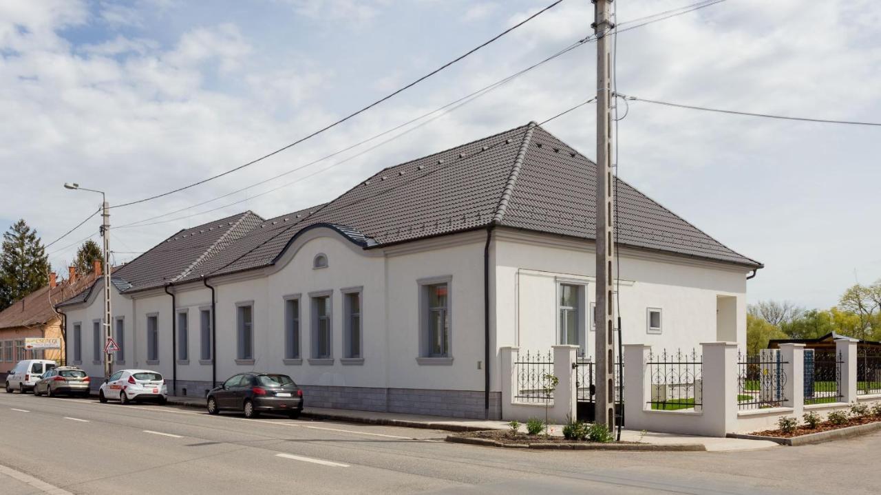 Notarius Vendeghaz Bed and Breakfast Poroszló Eksteriør billede
