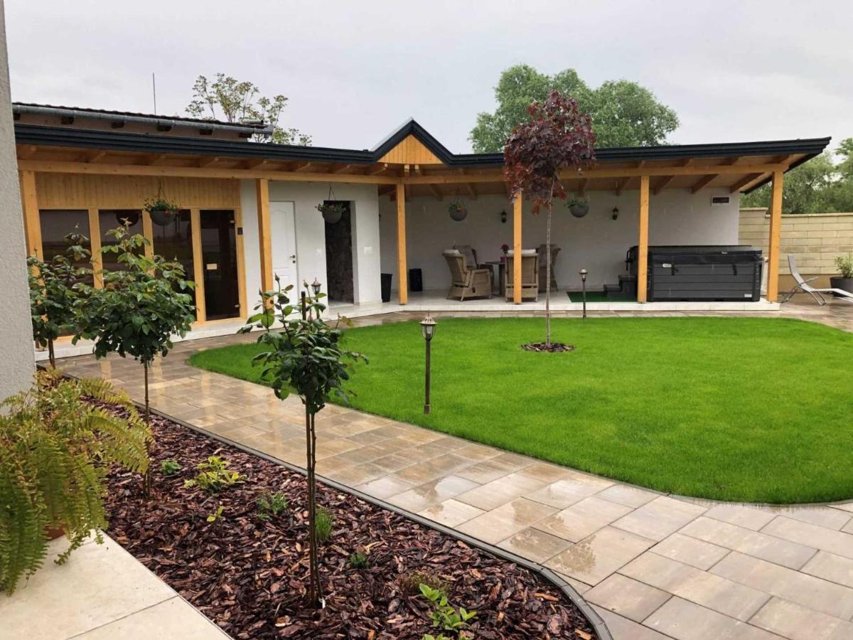 Notarius Vendeghaz Bed and Breakfast Poroszló Eksteriør billede